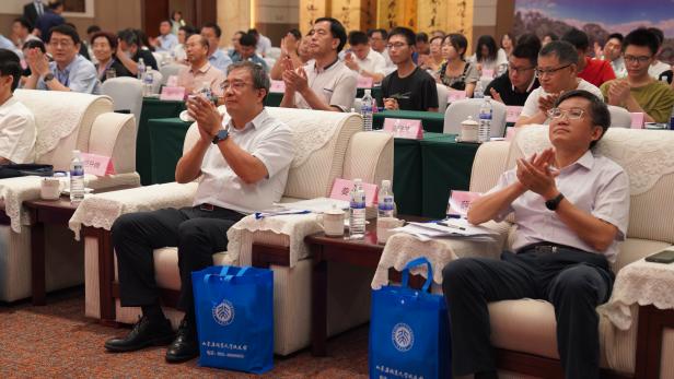 37462e2f86d5a9d01965e6cc9bd7e66