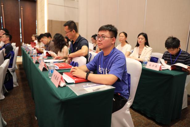 38171a7b8f03766a053fa0cfd460381